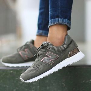 New Balance Gray and Rose Gold Size 7